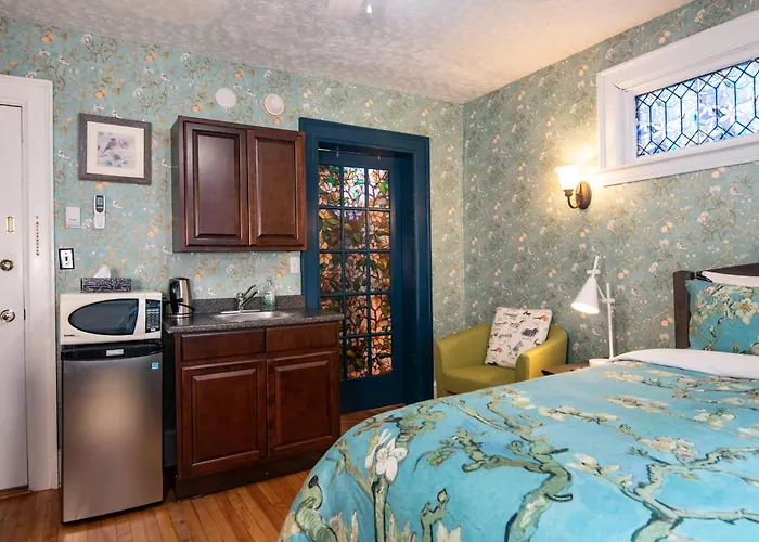 Charlottetown Hotels