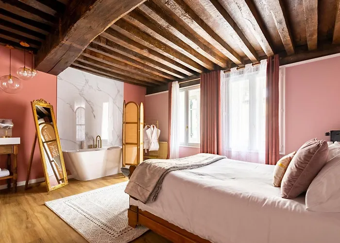 Arnay-le-Duc Hotels