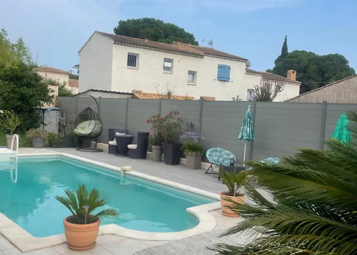 L'Hacienda, Haut De Villa , Une Chambre Avec Salle De Bain Et Toilettes Wc Privative