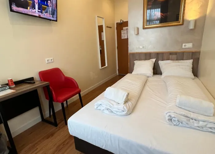 Dam Hotel
