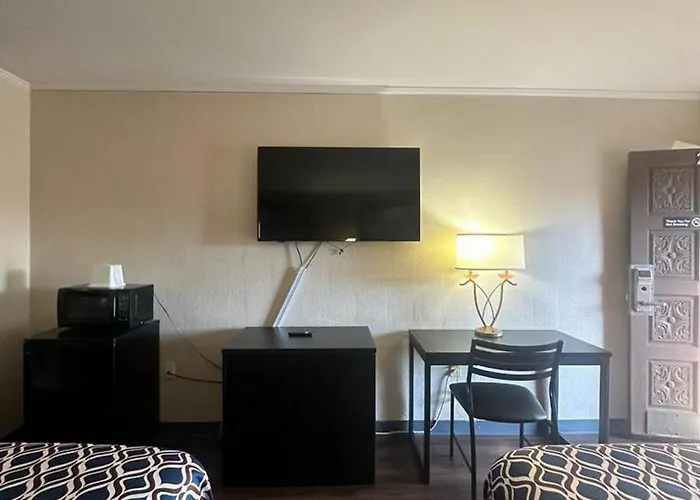 Loyalty Inn Rockingham