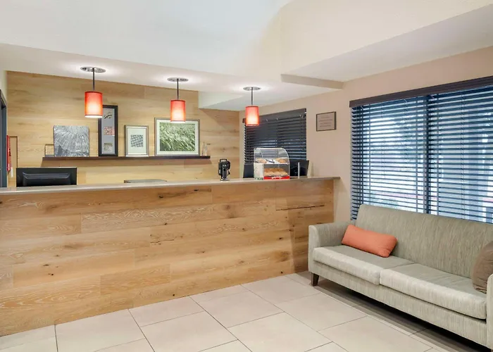 Linn Hotels