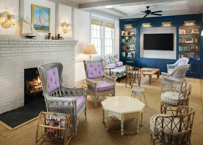 Shelter Island Hotels