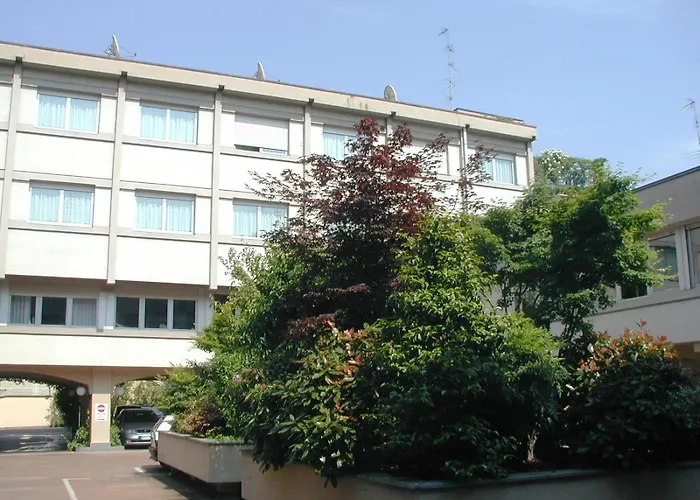 Augustus Hotel