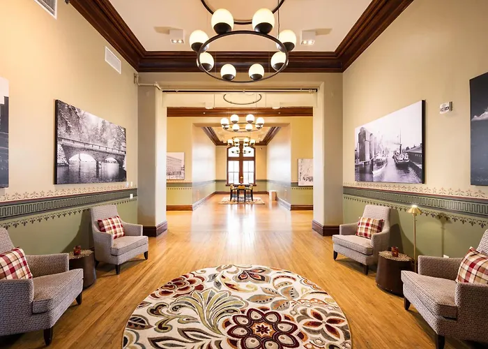 The Richardson Hotel