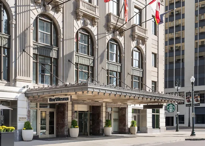 Detroit Luxury Hotels
