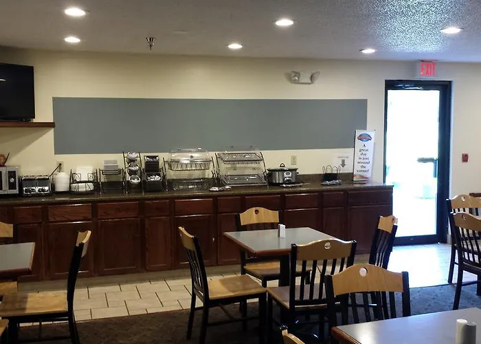 Baymont By Wyndham Hot Springs Hotel