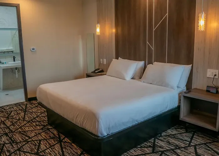 South Houston Hotels