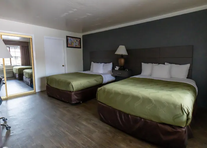 Econo Lodge Inn & Suites Heavenly Village Area South Lake Tahoe