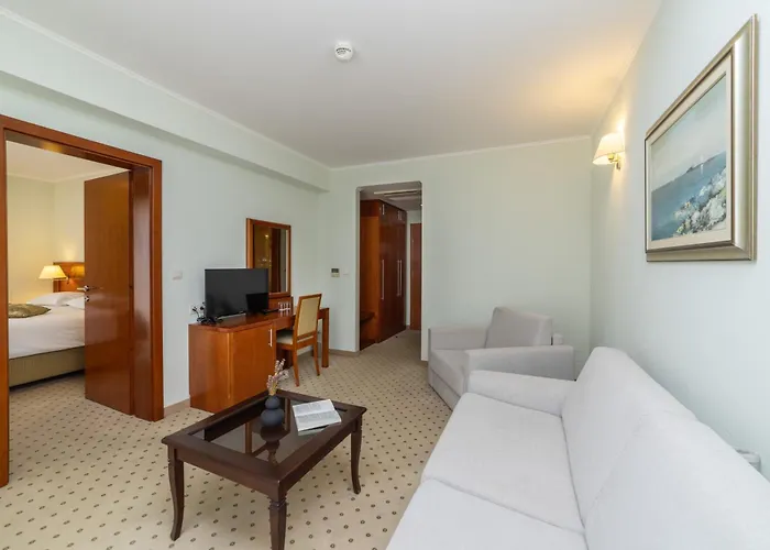 Hotels in Drvenik (Split-Dalmatia)