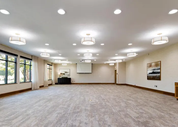 Clubhouse Hotel Sioux Falls