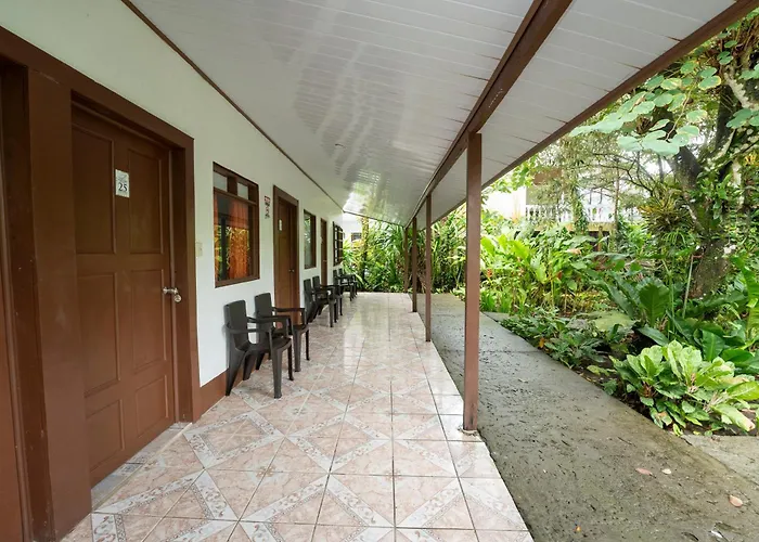 Hotel Tortuguero Beachfront