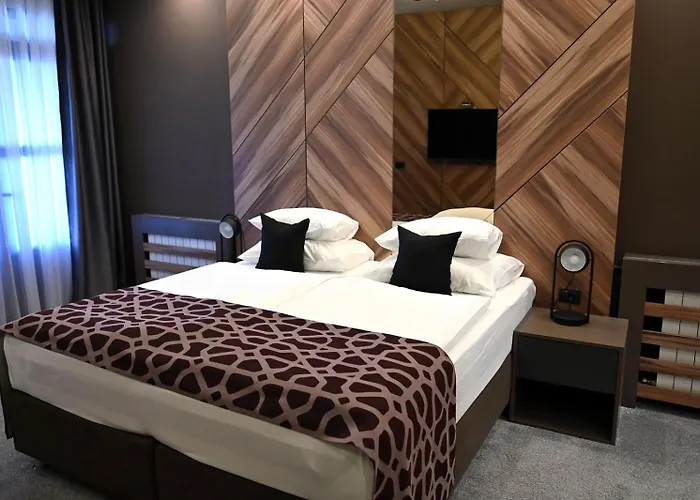 Pale Hotels