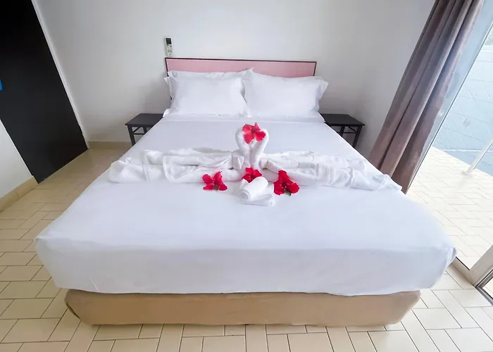 Coconut Palms Resort & Diamond Casino