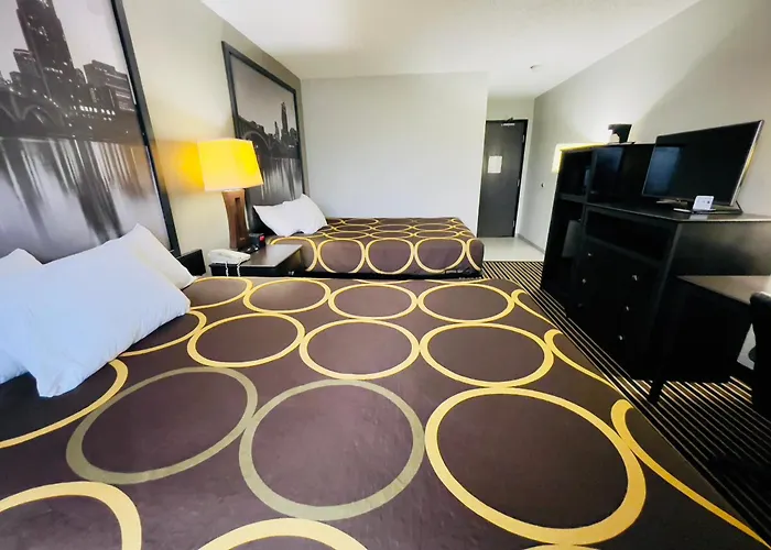Super 8 By Wyndham Shakopee Hotel