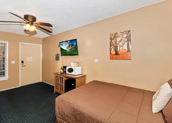 Big Bear Lake Hotels for Romantic Getaway