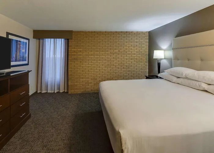 Drury Inn & Suites Columbus Dublin