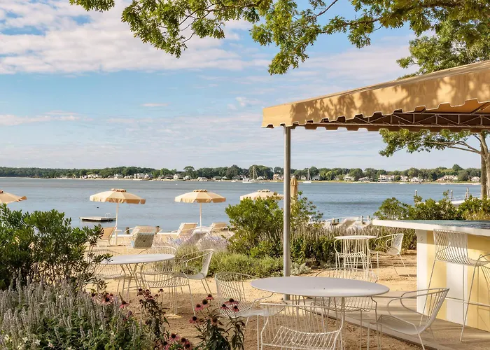 Greenport Hotels