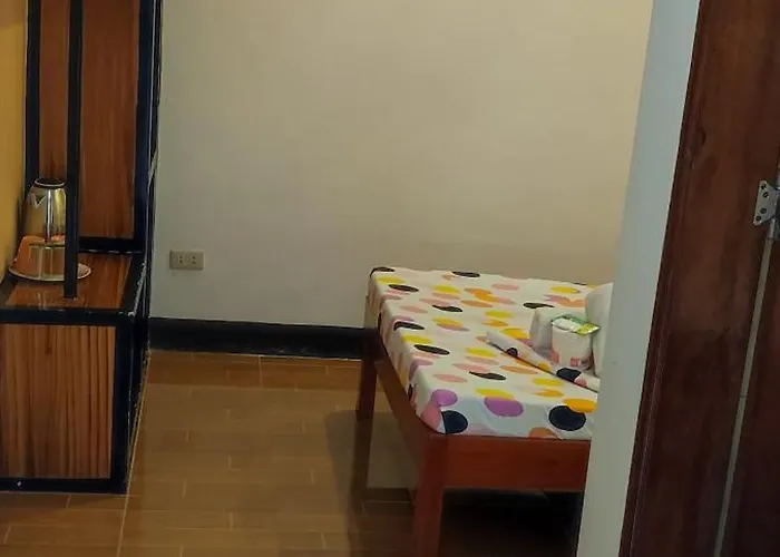 Vali-Joe Travel Lodge El Nido