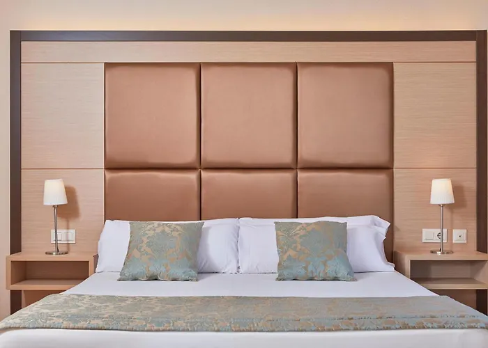 Aparthotel Zafiro Cala Mesquida