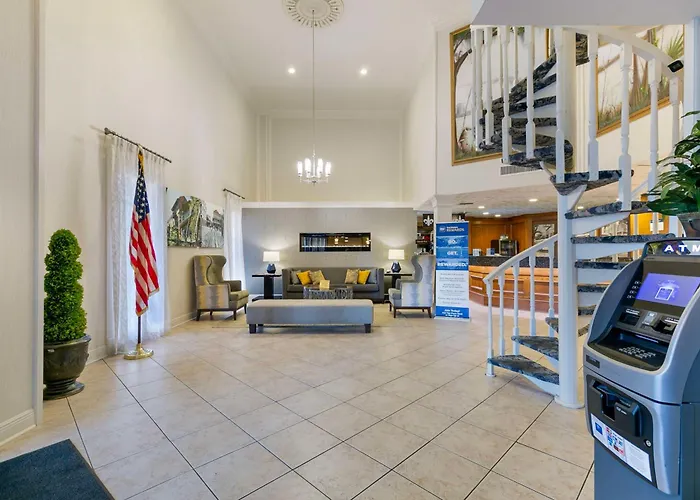 Best Western Plus Westbank Harvey