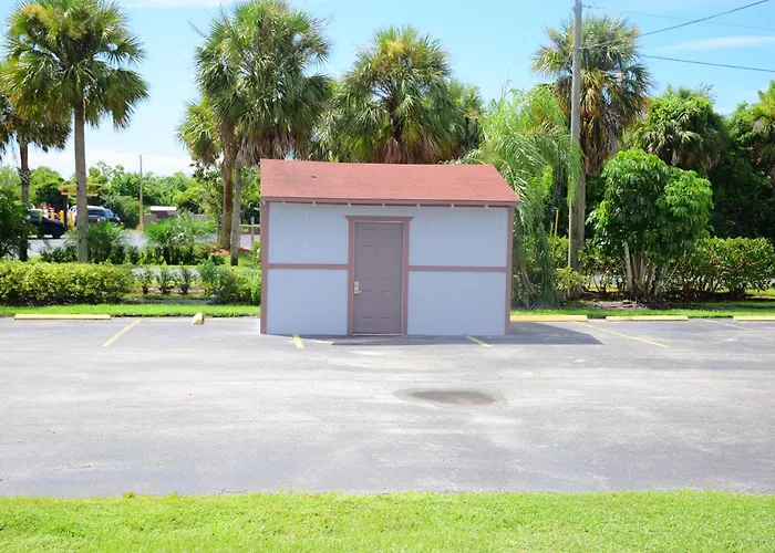 Flamingo Motel