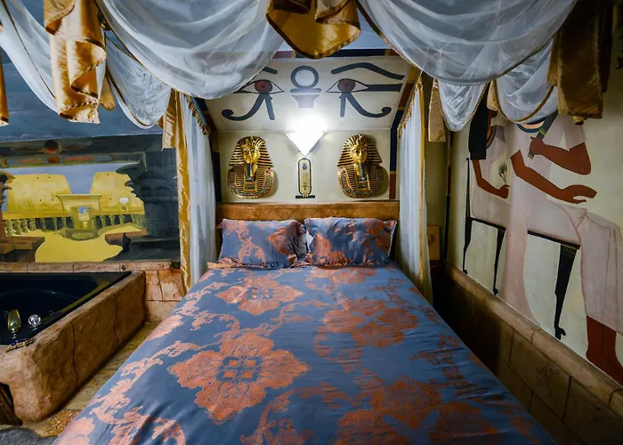 Castle Wood Theme Cottages- Couples Only Big Bear Lake