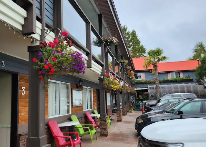 Schooner Motel Tofino