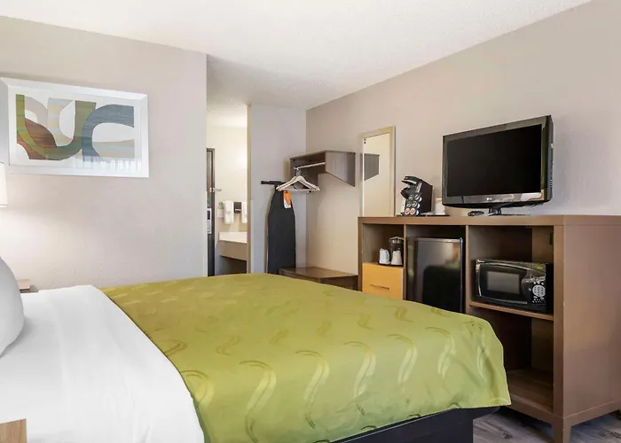 Quality Inn & Suites Delaware South