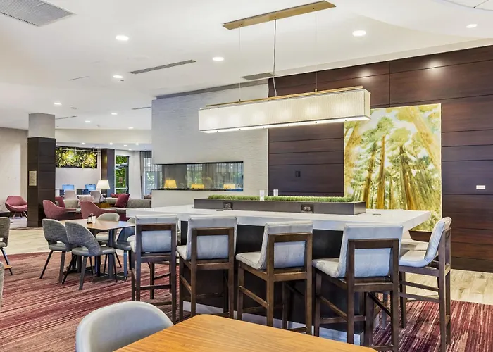 Courtyard By Marriott Boston Waltham