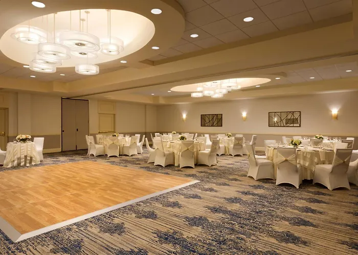 Embassy Suites By Hilton Boston Waltham