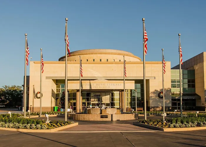 Holiday Inn Express & Suites Bryan - College Station By Ihg