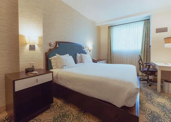 Syracuse Hotels
