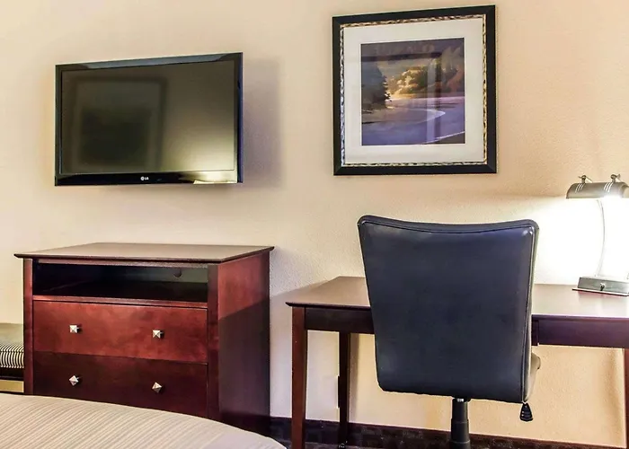 Quality Inn & Suites Peoria North