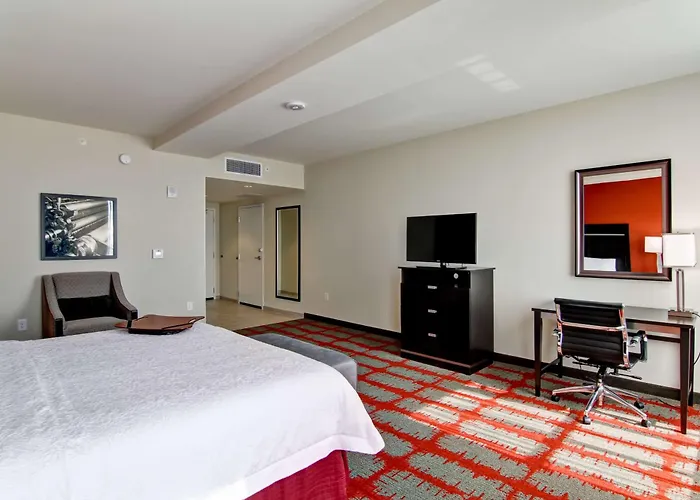 Hampton Inn And Suites Cincinnati - Downtown