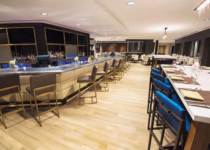 Luxury Hotels in Oak Brook