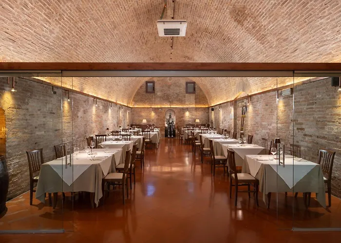 Hotel Borgo Antico Monteroni dʼArbia