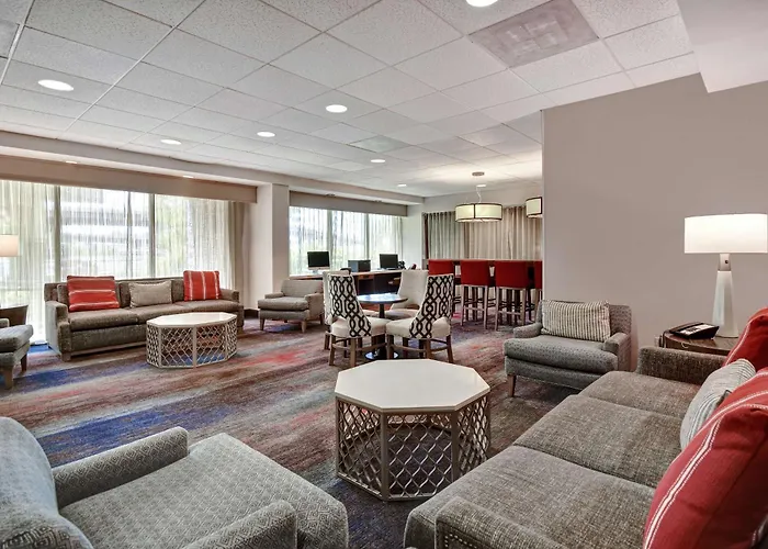 Hampton Inn & Suites Alexandria Old Town Area South