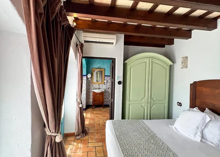 Hostal Servilia Carmona 