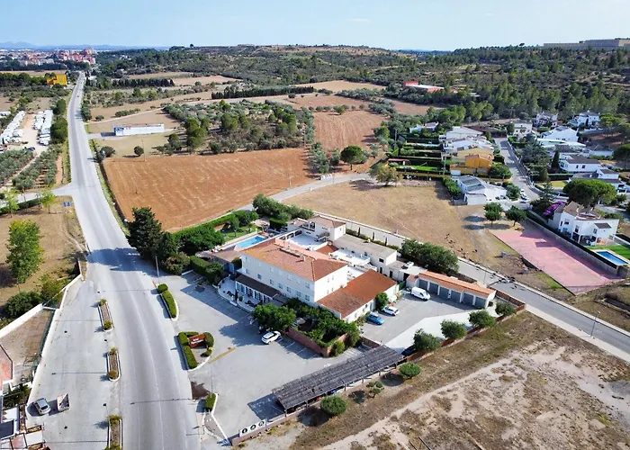 Hotel & Restaurant Figueres Parc Los Hostalets de Llers