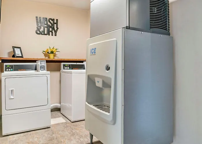 Quality Inn Saint Ignace I-75