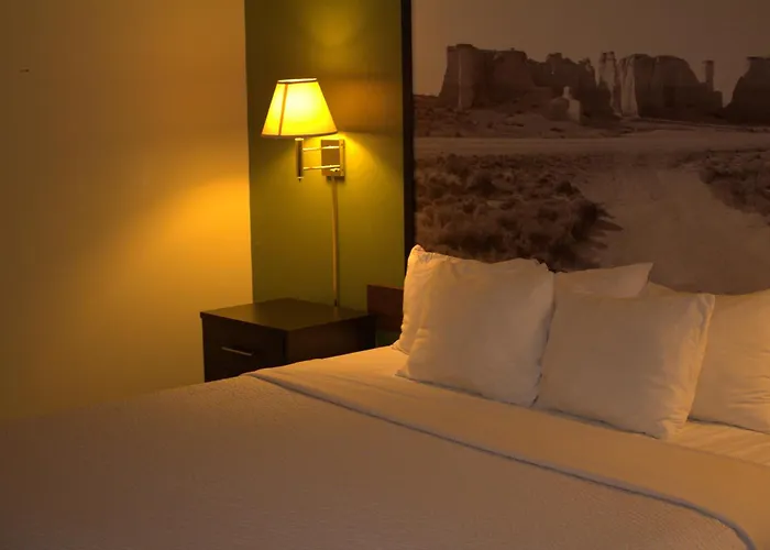 Super 8 By Wyndham Colby Motel