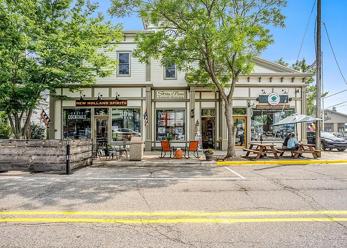 Lake View Getaway Saugatuck