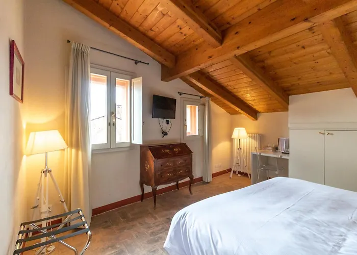 Casa Isolani Charms Rooms Santo Stefano
