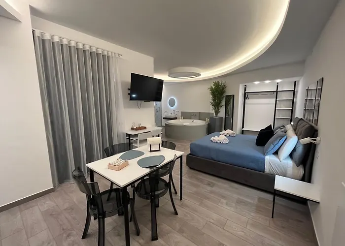 Hotels in Paola