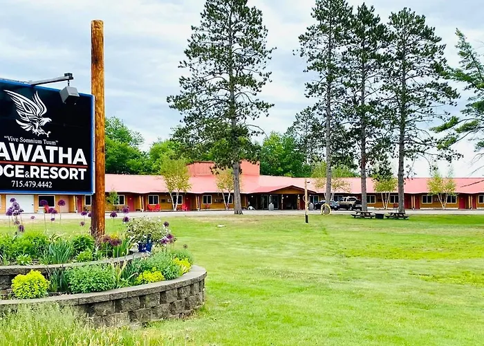 Hiawatha Lodge Inn Eagle River