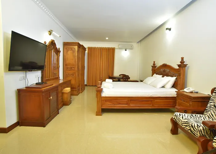 Hotel Queensbury Malabe