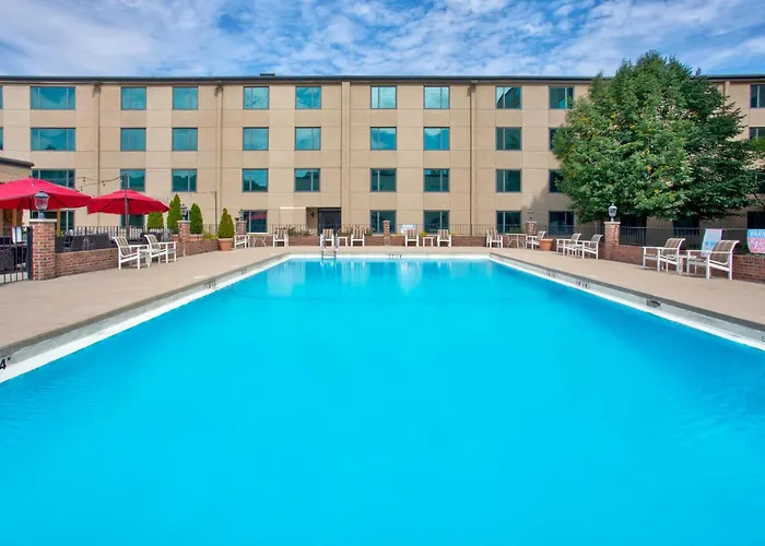 Northbrook Hotels