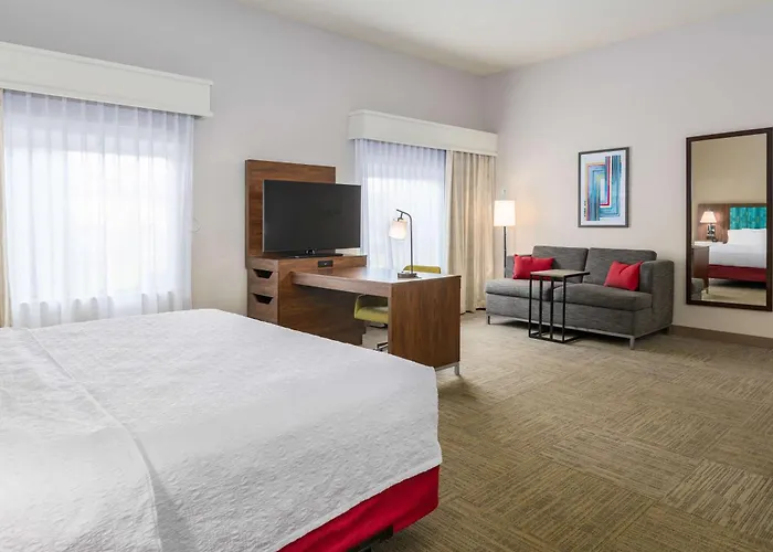 Hampton Inn & Suites Hartford-Manchester