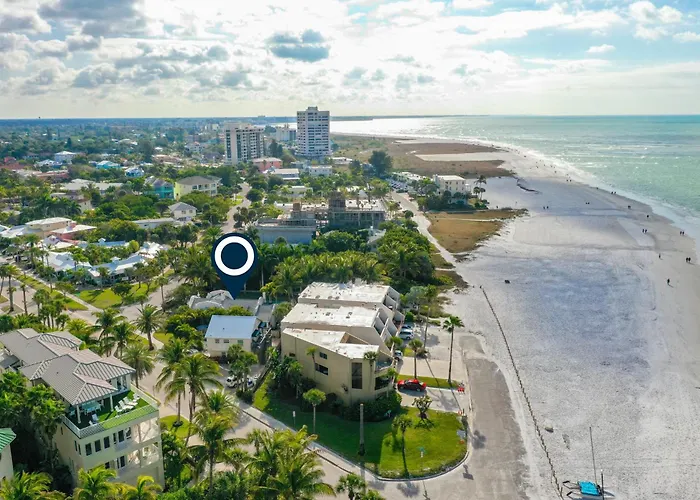 Parrot Beach Cottages Suite #2 Siesta Key